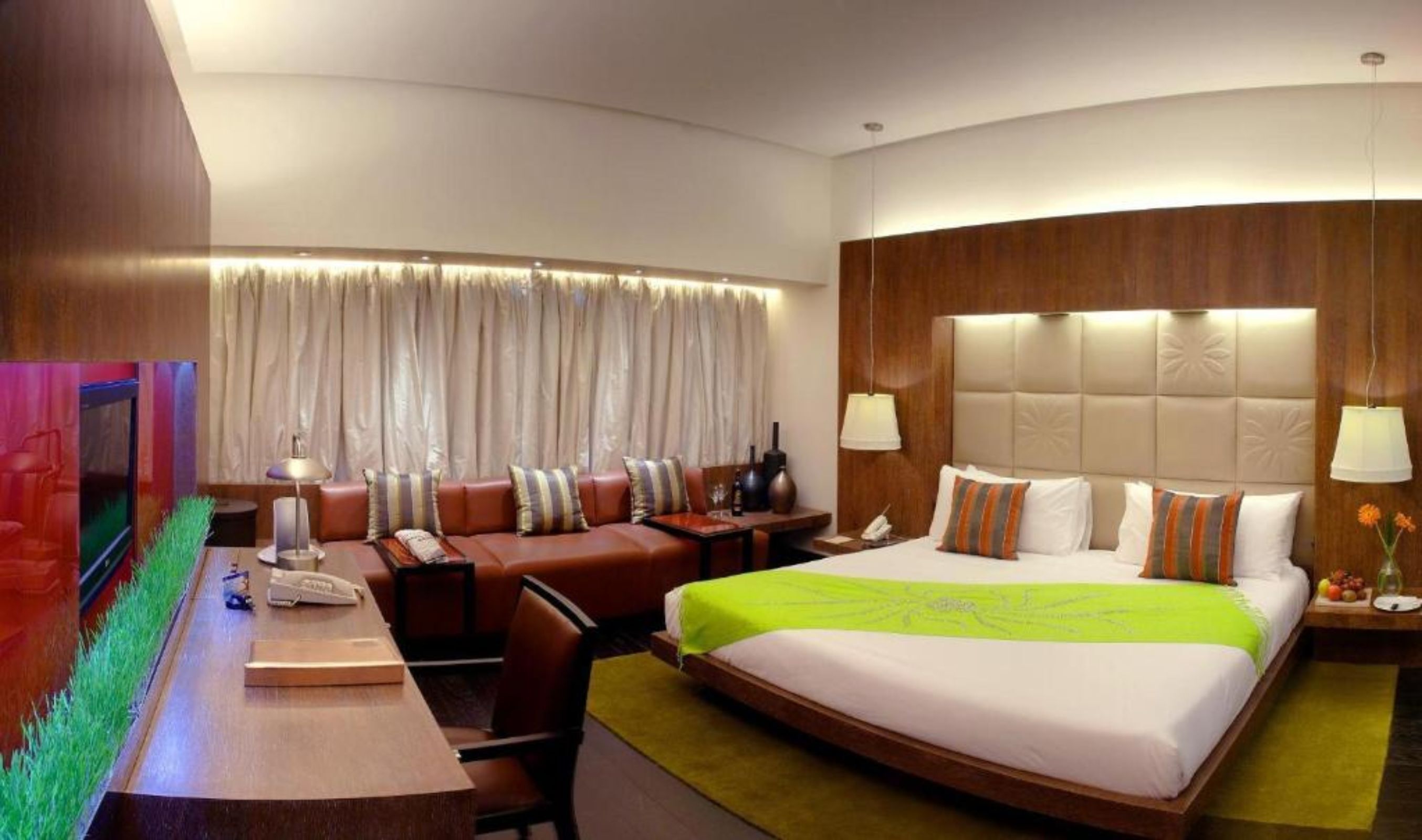 Hochwertige Bettwaren, Betten mit Memory-Foam-Matratzen, Minibar