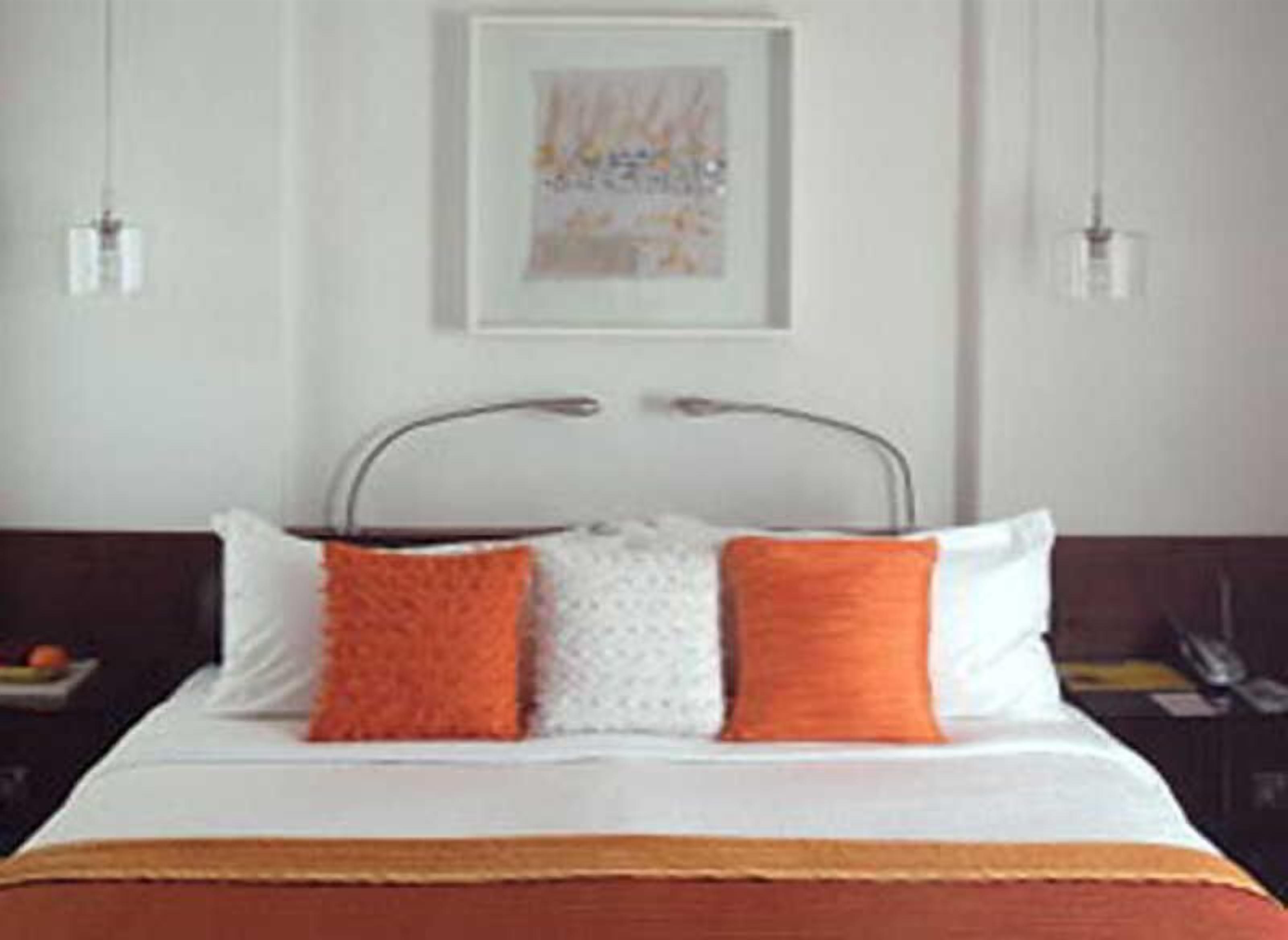 Hochwertige Bettwaren, Betten mit Memory-Foam-Matratzen, Minibar