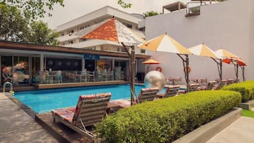Piscine extérieure