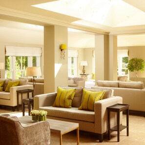 Sala de estar en el lobby