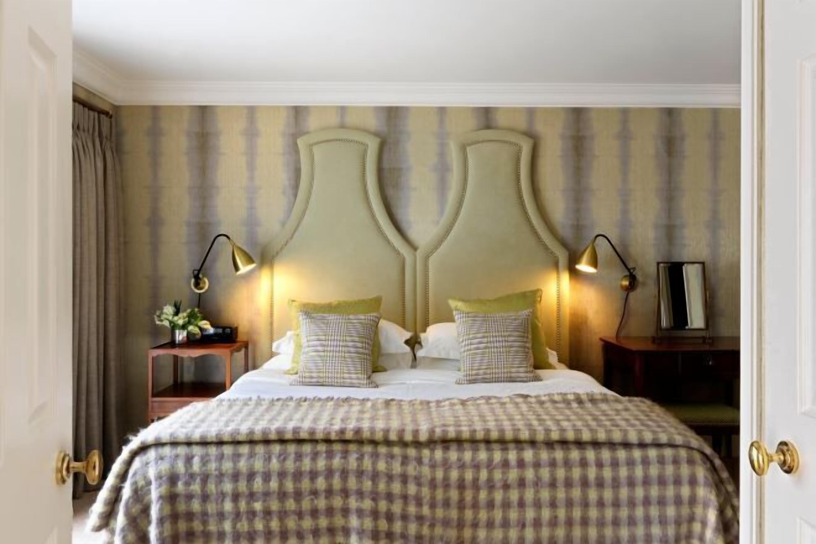 Egyptian cotton sheets, premium bedding, in-room safe