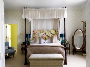 Grand Suite | Egyptian cotton sheets, premium bedding, in-room safe - The Vineyard (Newbury)