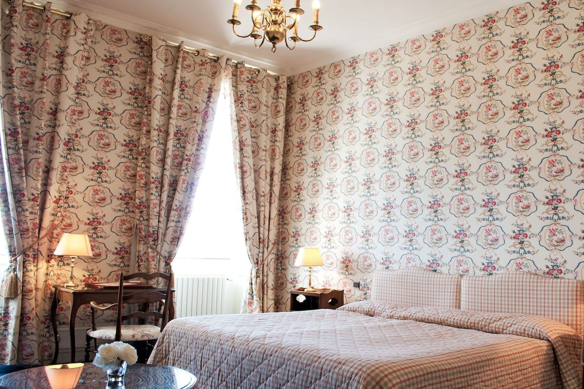 Superior Double Room | Minibar, in-room safe, desk, iron/ironing board