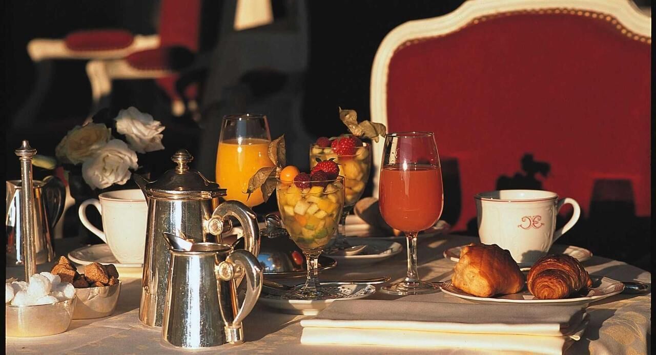 daily buffet breakfast (eur 26 per person)