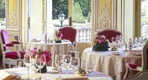 Breakfast, lunch, dinner served; French cuisine, garden views 