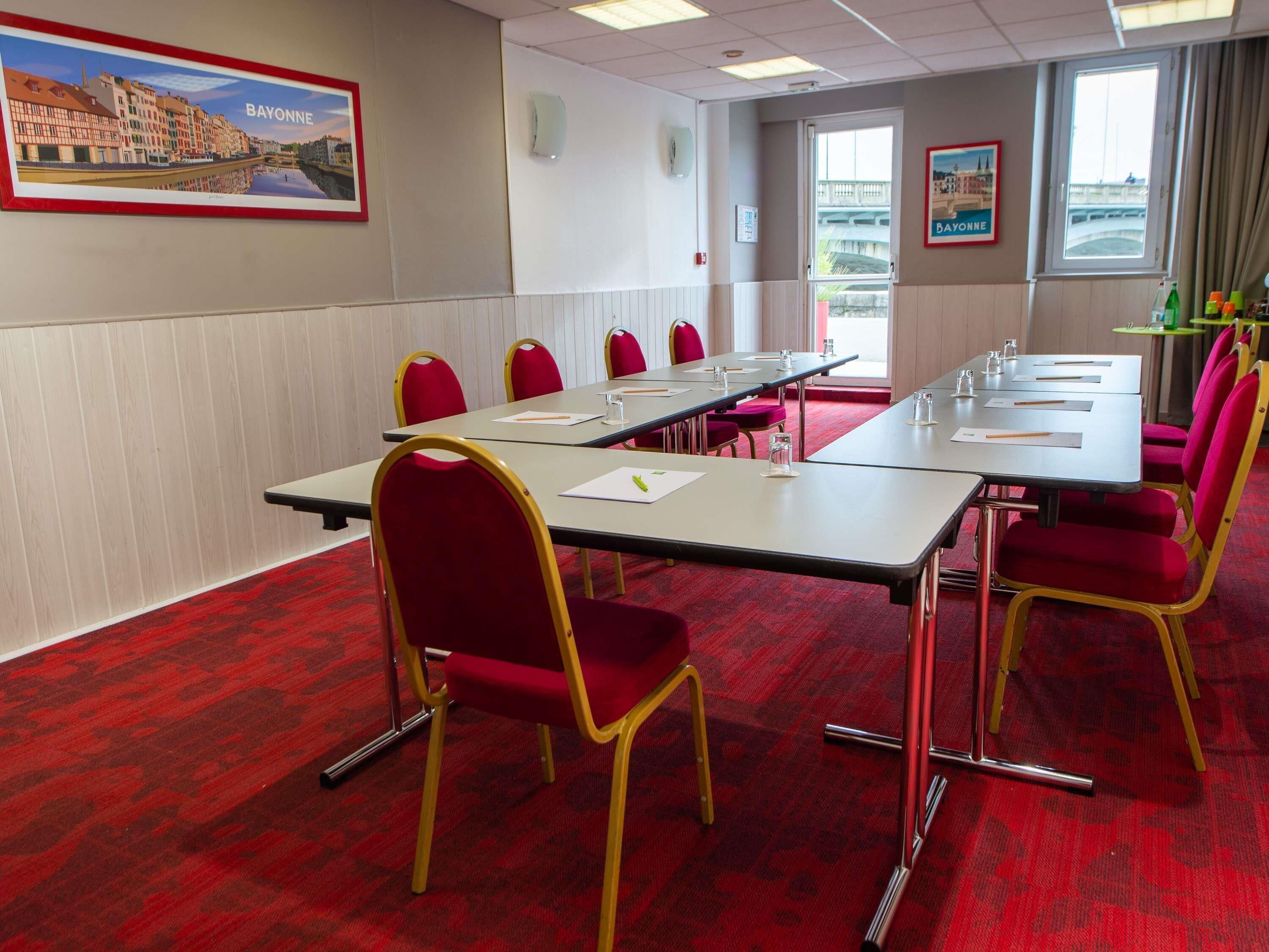 Meeting facility
