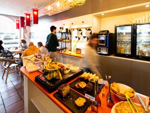Buffet breakfast on weekdays (EUR 12 per person)