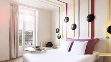 Habitación estándar, 1 cama doble | Espacio para trabajar con un portátil y cortinas opacas