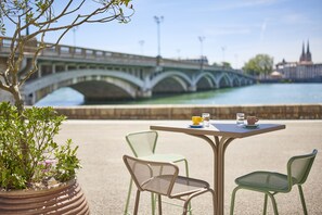 ลานระเบียง/นอกชาน