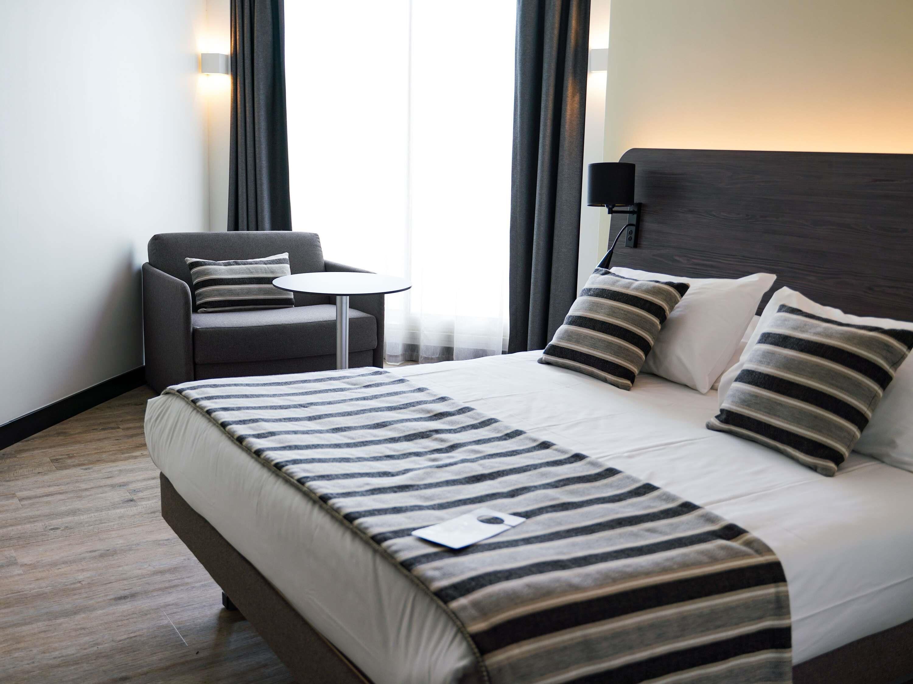 Executive Room, Multiple Beds | In-room safe, desk, blackout drapes, soundproofing