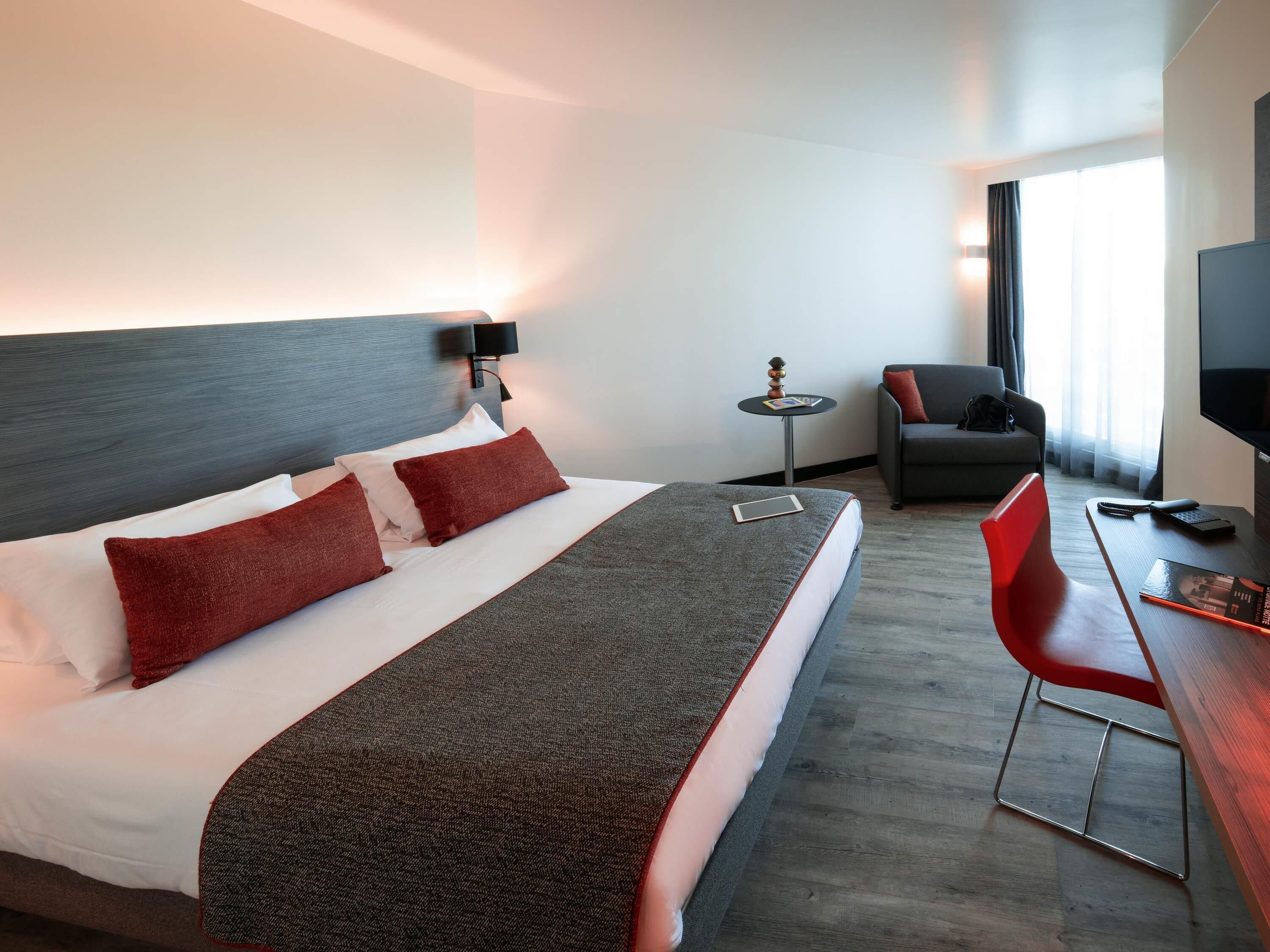 行政客房, 多張床 | 客房內保險箱、書桌、遮光布/窗簾、隔音