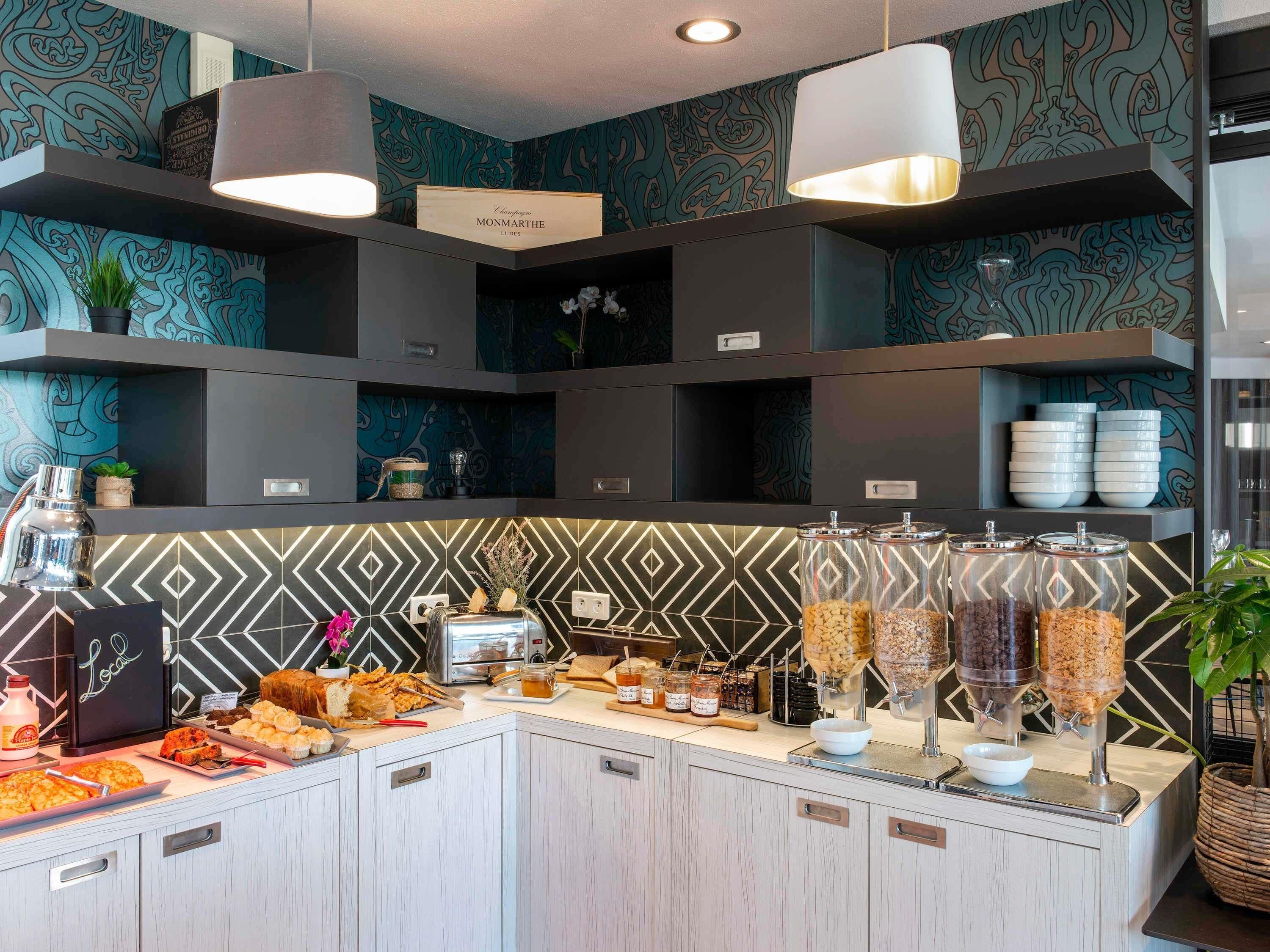 daily buffet breakfast (eur 19 per person)