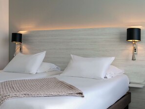 Family Room, Multiple Beds (Classic) | Minibar, in-room safe, desk, blackout drapes