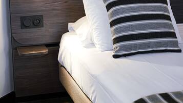 Coffres-forts dans les chambres, bureau, rideaux occultants