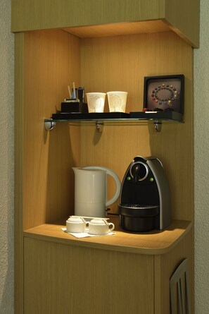 Family Double Room, 1 Double Bed with Sofa bed (Executive) | Coffee and/or coffee maker - Novotel La Grande Motte Golf (La Grande-Motte)