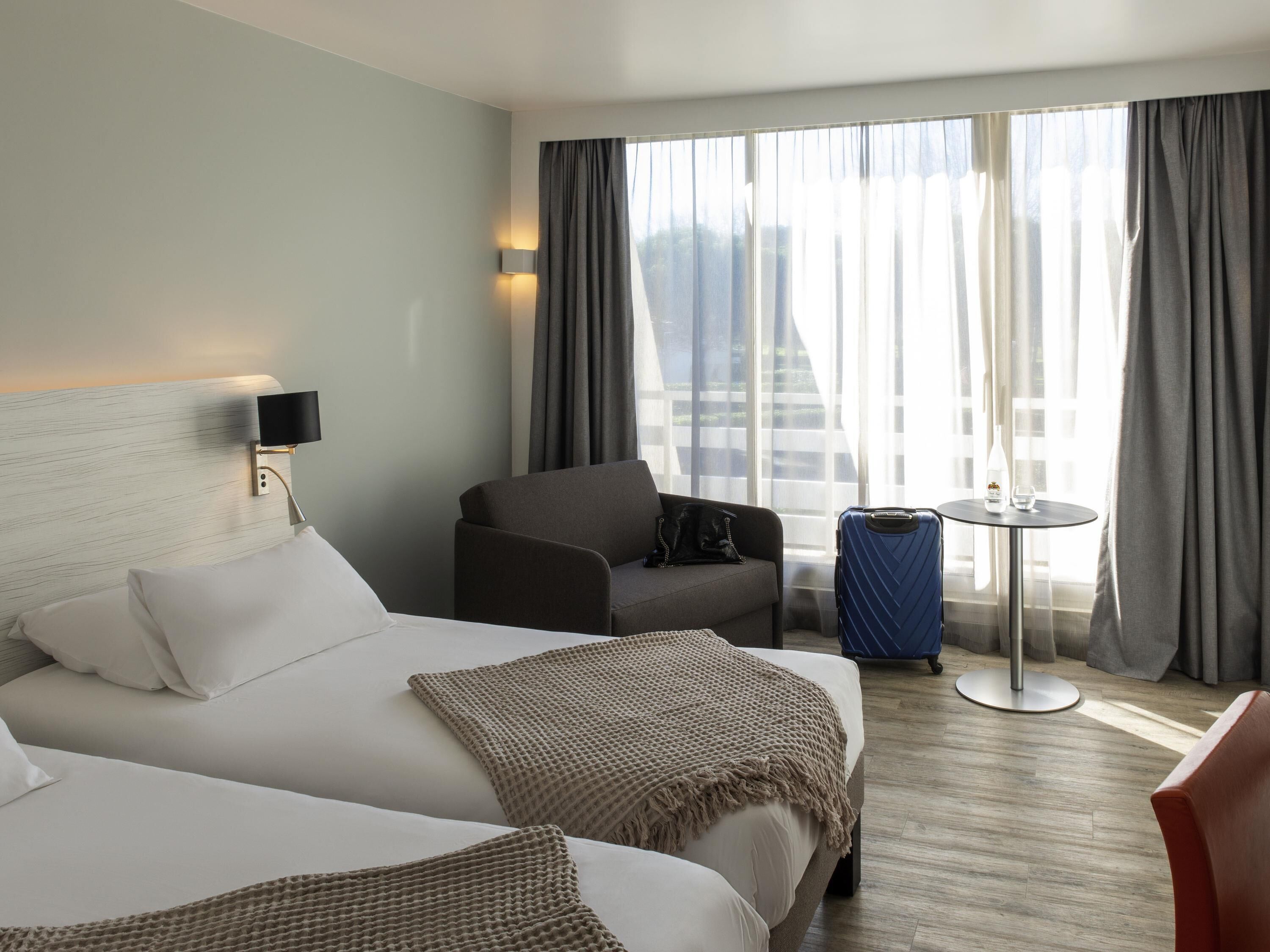 經典客房, 1 張加大雙人床和 1 張沙發床 | 客房內保險箱、書桌、遮光布/窗簾、隔音