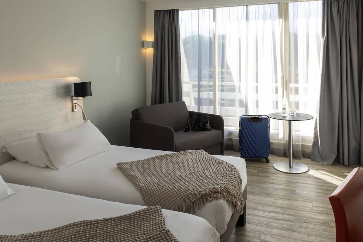 Classic Room, 1 Queen Bed with Sofa bed