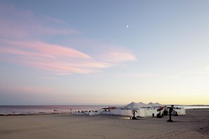 Tæt på stranden