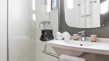 1 bedroom, premium bedding, in-room safe, desk