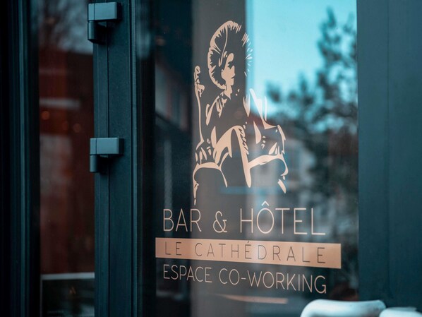 Bar (di hartanah)