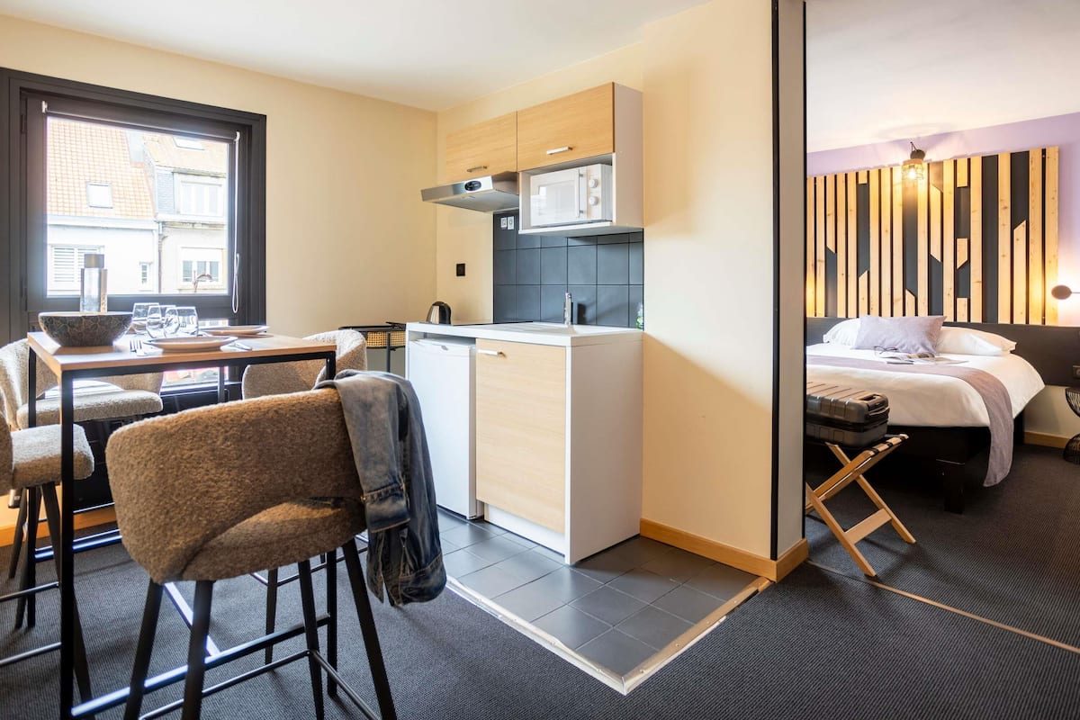 Estudio, varias camas | Escritorio, insonorización y wifi gratis