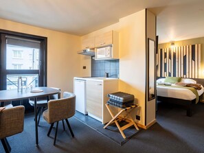 Studio, Multiple Beds | Desk, soundproofing, free WiFi