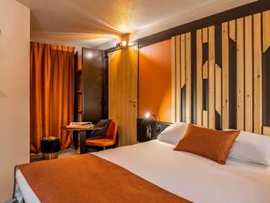 Habitación estándar, 1 cama matrimonial | Escritorio, insonorización y wifi gratis 