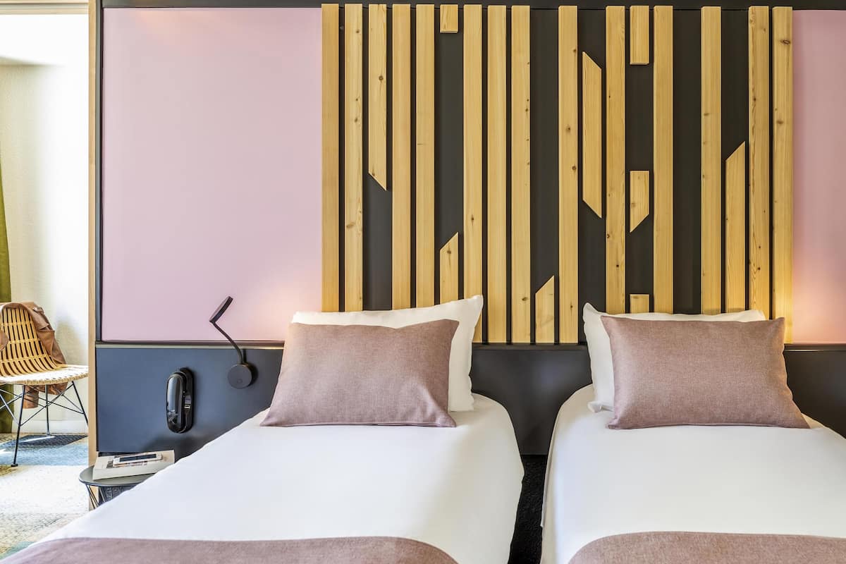 Kamar Standar, 2 Tempat Tidur Twin | Meja kerja, kedap suara, dan Wi-Fi gratis