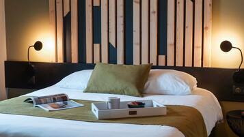 Studio, plusieurs lits | Bureau, chambres insonorisées, Wi-Fi gratuit