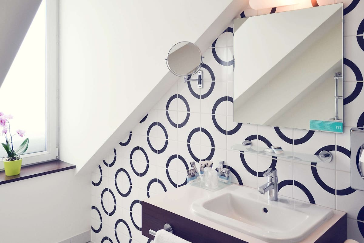 Privilege, Phòng, 1 giường đôi | Két bảo mật tại phòng, bàn, màn/rèm cản sáng, phòng cách âm
