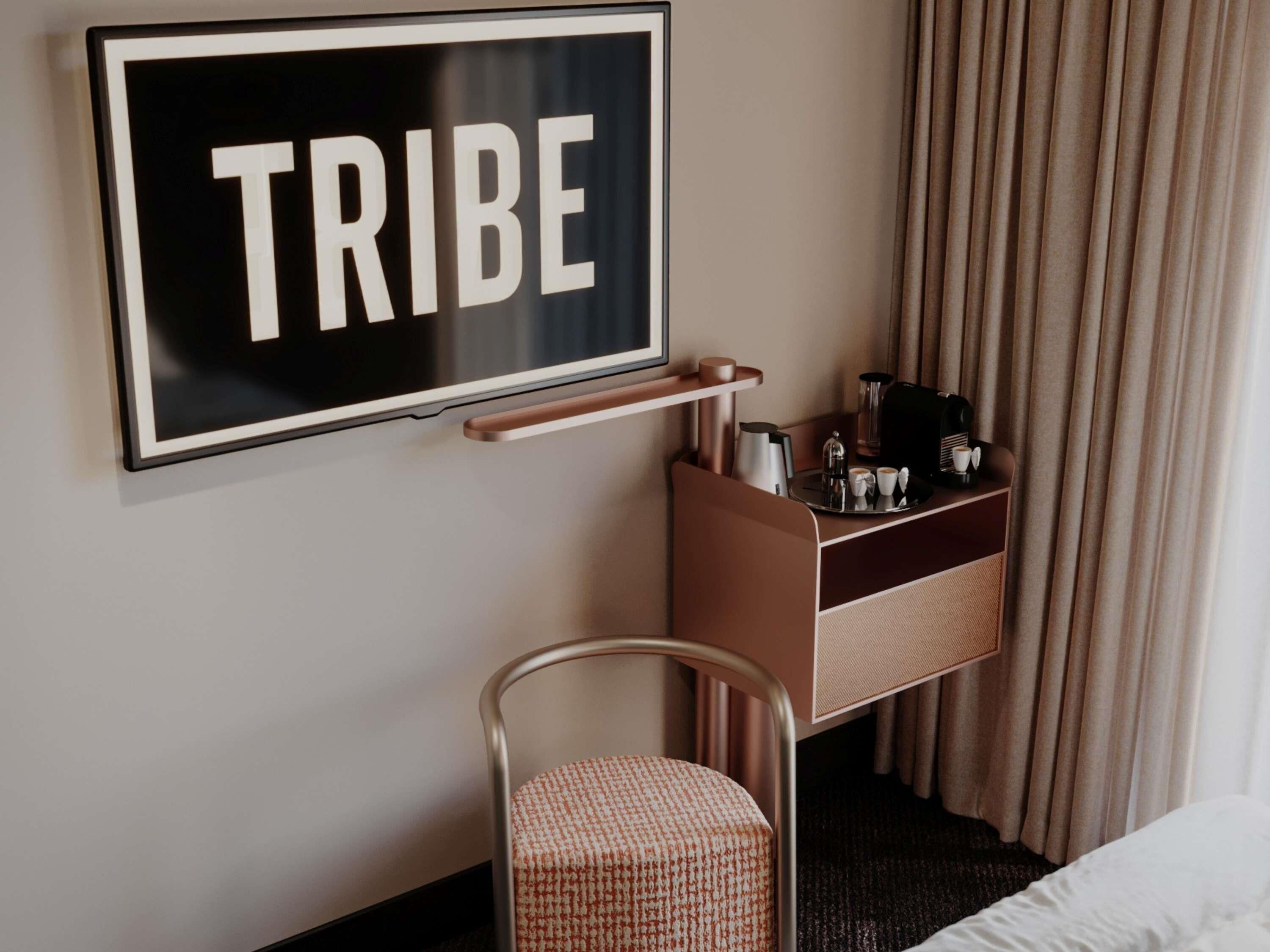 TRIBE Extra with 1 double bed | Brankas, meja kerja, tirai kedap cahaya, dan kedap suara