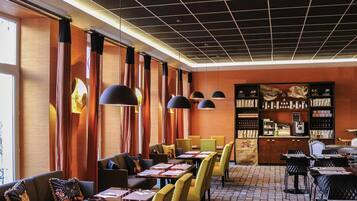 Dagelijks ontbijtbuffet (EUR 18.5 per persoon)