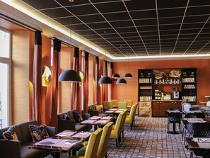 Daily buffet breakfast (EUR 18.5 per person) - Hôtel Mercure Strasbourg Centre Gare (Strasbourg)