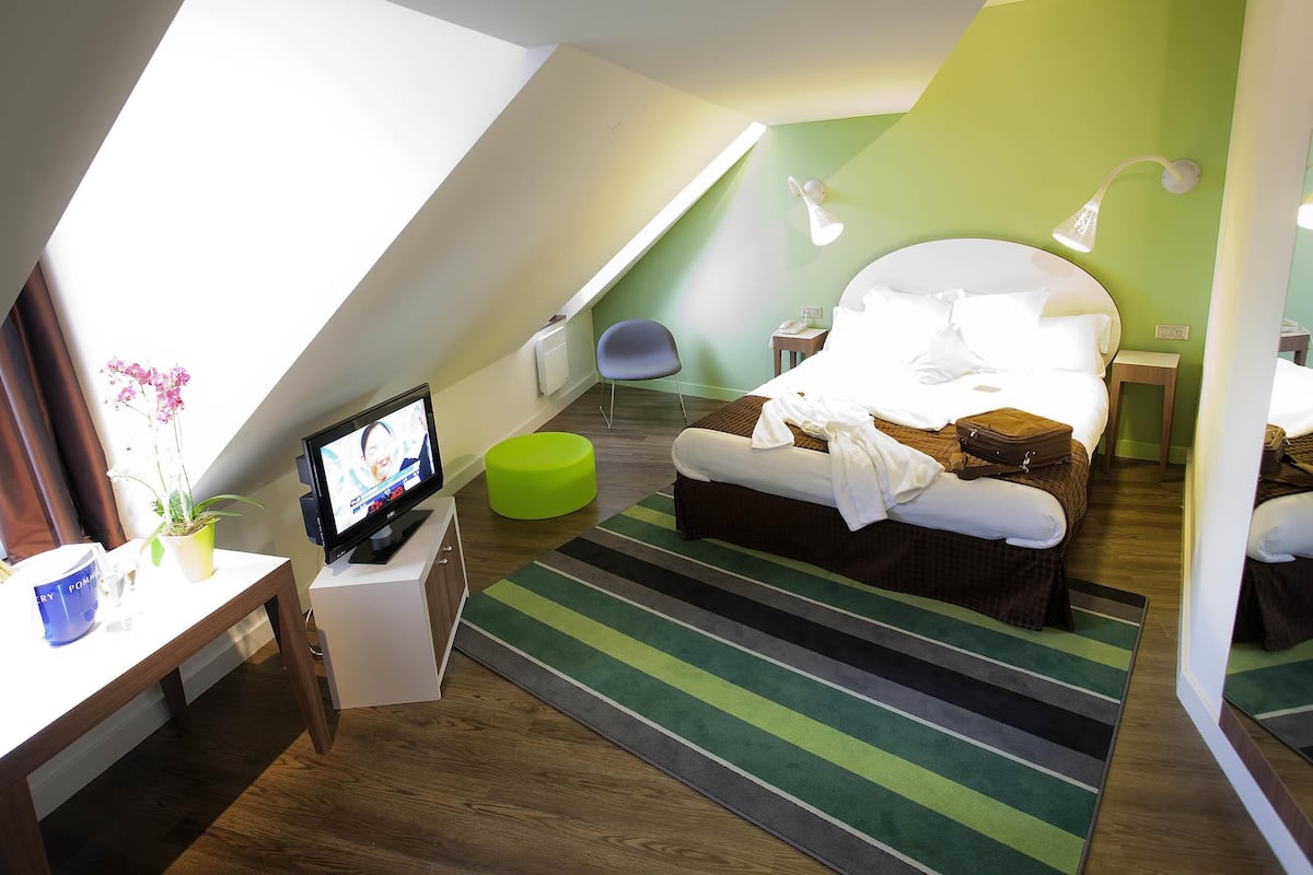 Coffres-forts dans les chambres, bureau, rideaux occultants