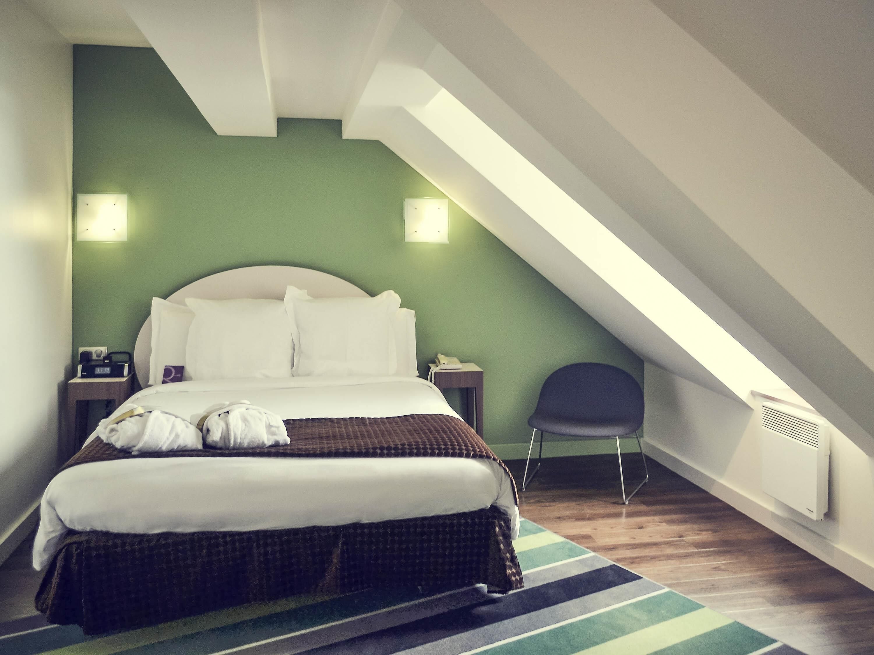 Privilege, Room, 1 Double Bed | In-room safe, desk, blackout curtains, soundproofing