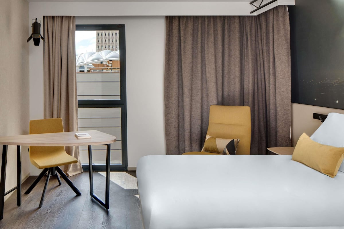 Privilege, Room, 2 Twin Beds | In-room safe, desk, laptop workspace, blackout drapes