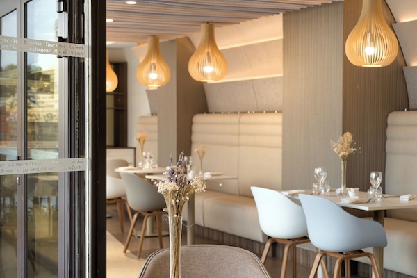 Lunch and dinner served, French cuisine