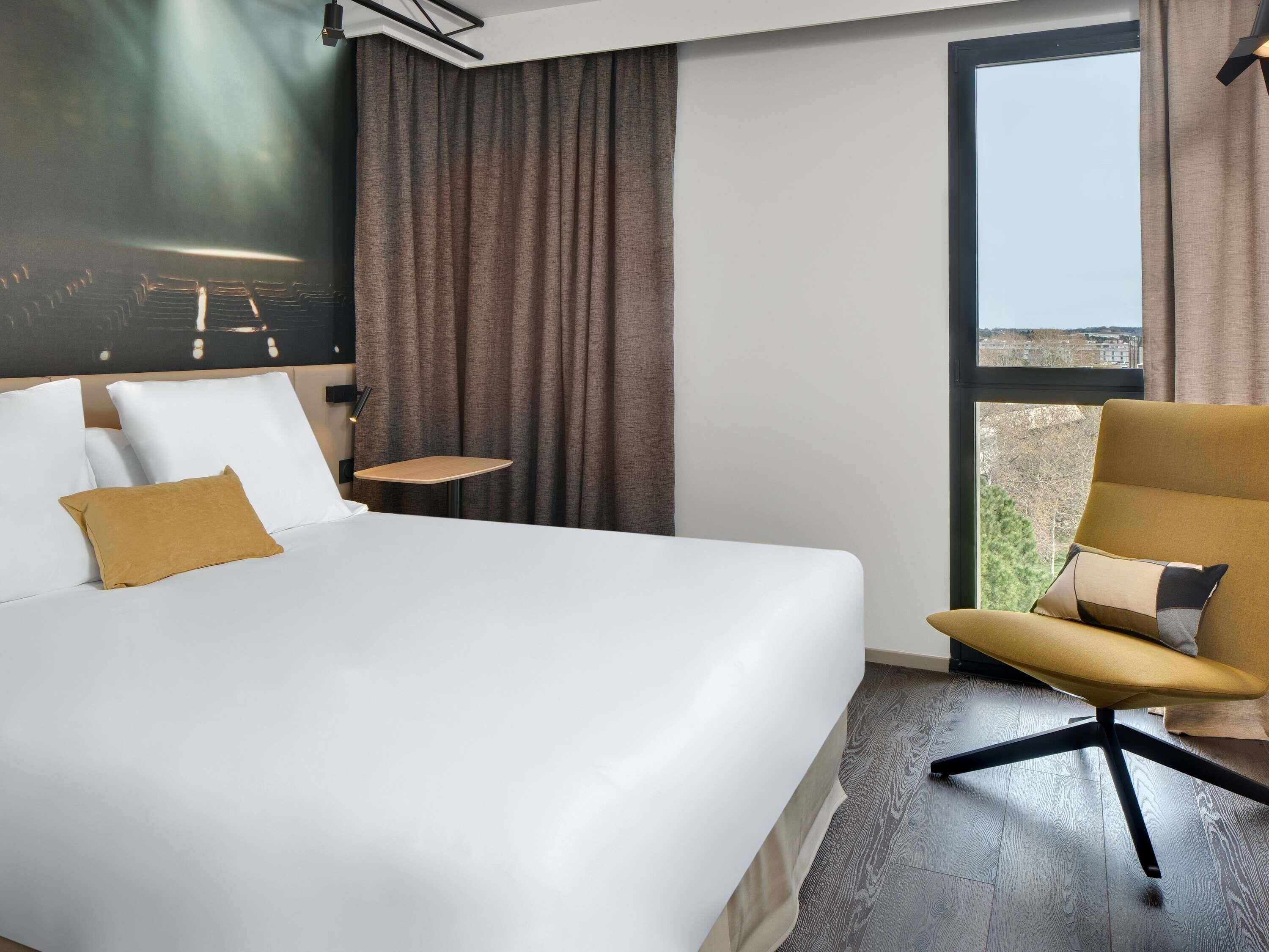 Habitación clásica, 1 cama doble | Caja fuerte, escritorio, espacio para trabajar con un portátil