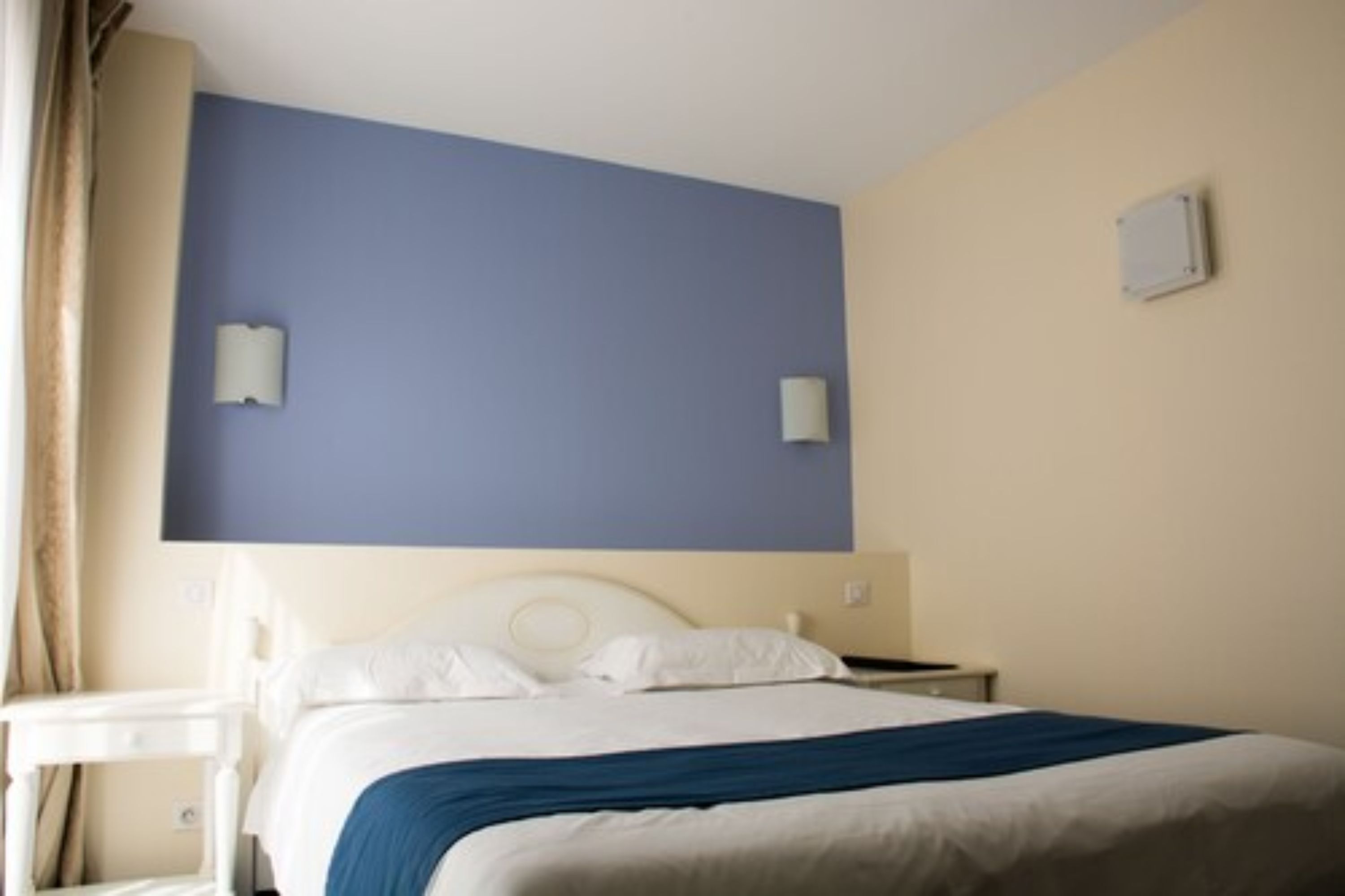 superior room, 1 queen bed, terrace, garden view | premium bedding, in-room safe, desk, blackout curtains