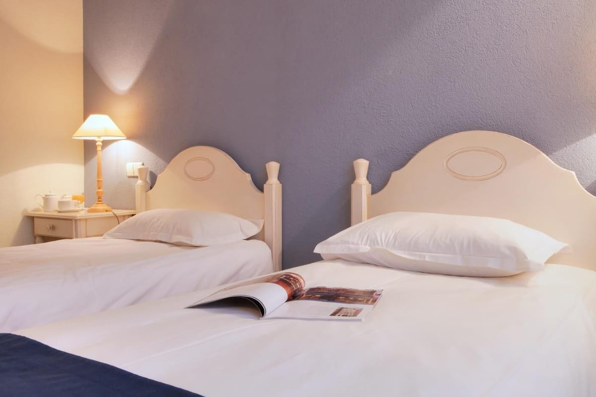 classic room, 2 single beds, non smoking, bathtub | premium bedding, in-room safe, desk, blackout curtains