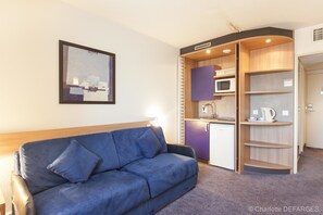 스위트 | 고급 침구, 책상, 방음 설비, 다리미/다리미판