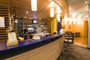 Bar (on property) - Canal Suites - Paris la Villette (Paris)