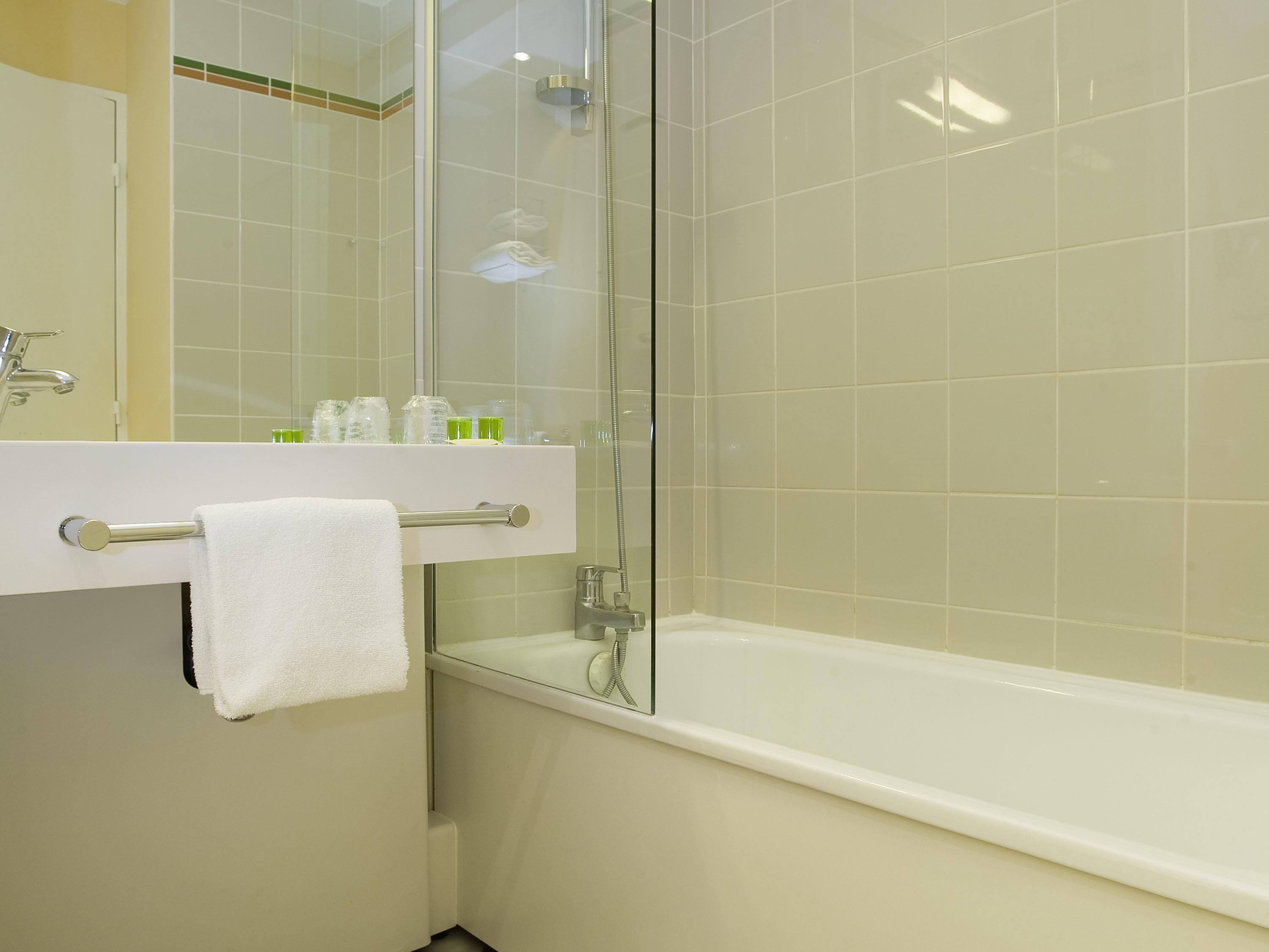 standard room, 1 double bed | premium bedding, desk, blackout curtains, soundproofing