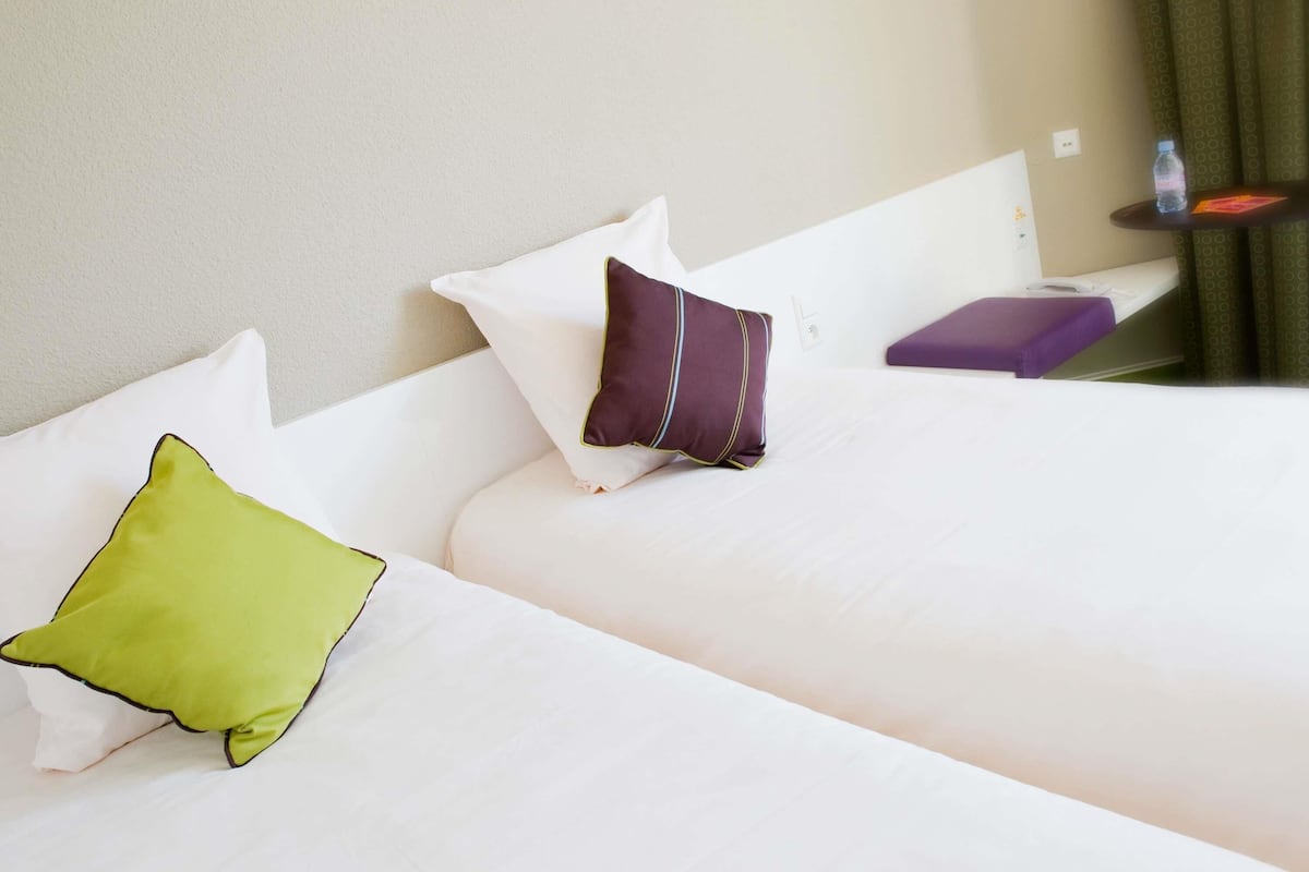 Chambre Standard, 2 lits une place | Literie de qualité supérieure, bureau, rideaux occultants
