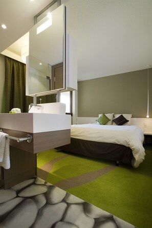 Premium bedding, desk, blackout curtains, soundproofing