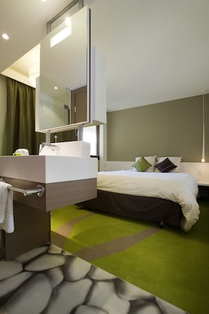 Standard Room, 1 Double Bed | Premium bedding, desk, blackout drapes, soundproofing
