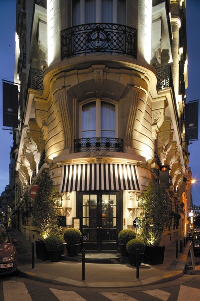Le Dokhan’s Paris Arc de Triomphe, a Tribute Portfolio Hotel