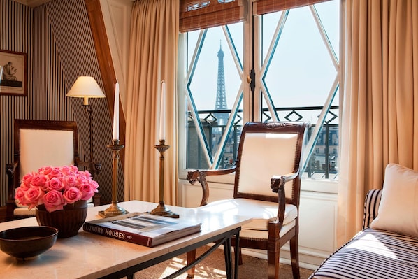 Suite, 1 Queen Bed with Sofa bed, Tower | 1 bedroom, hypo-allergenic bedding, minibar, in-room safe