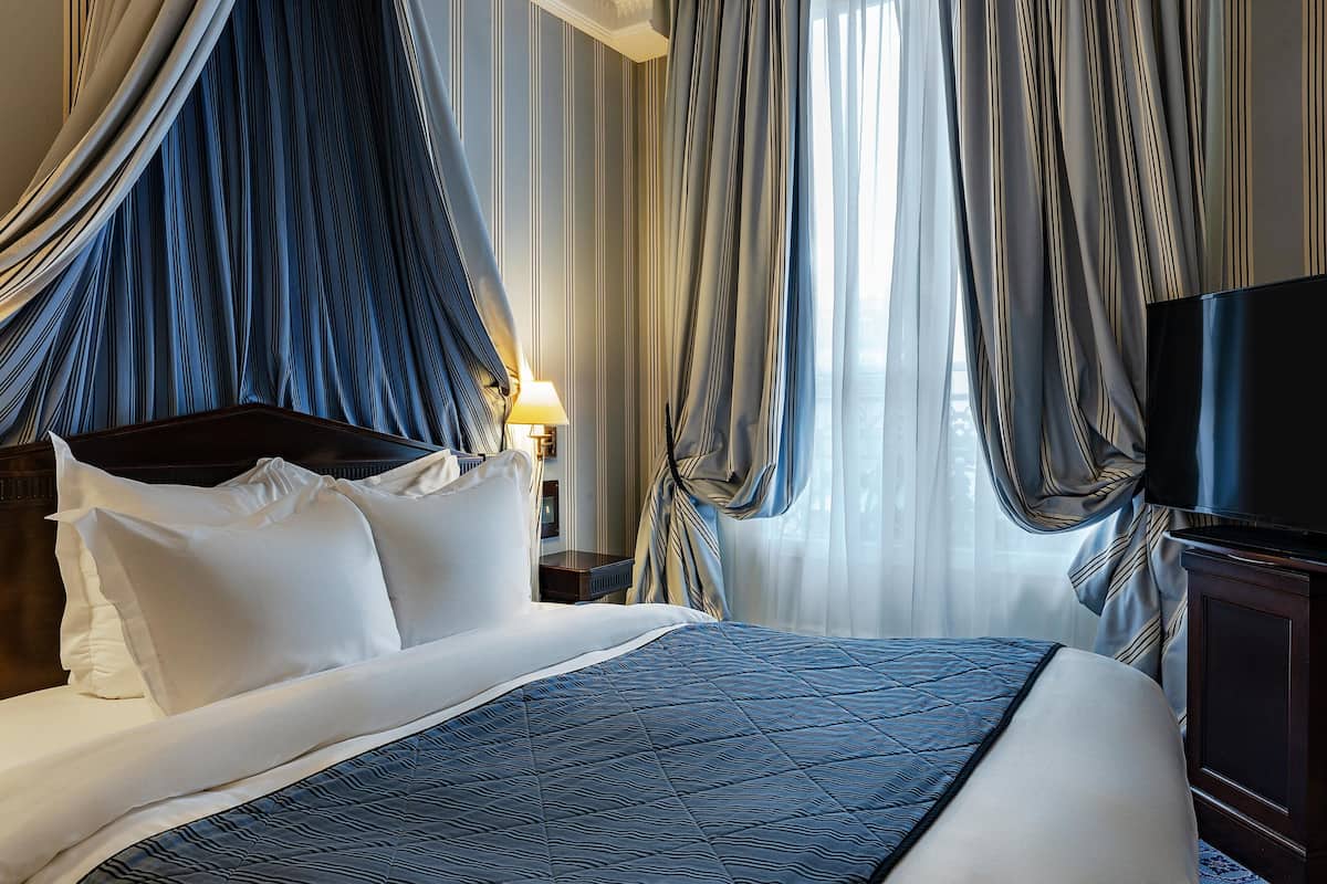 1 habitación, ropa de cama hipoalergénica y minibar
