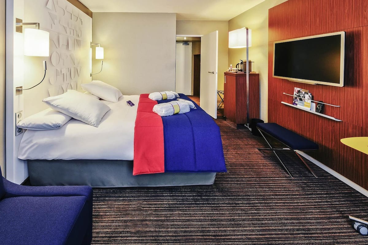 Privilege, Double Room, 1 Double Bed with Sofa bed | Minibar, in-room safe, blackout drapes, soundproofing